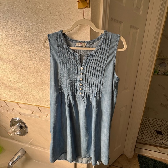 Vineyard Vines Light Blue Sleeveless Blouse - Picture 1 of 11